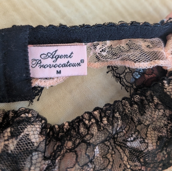 Agent Provocateur Francoise Bra And Garter Belt Set - Picture 10 of 12